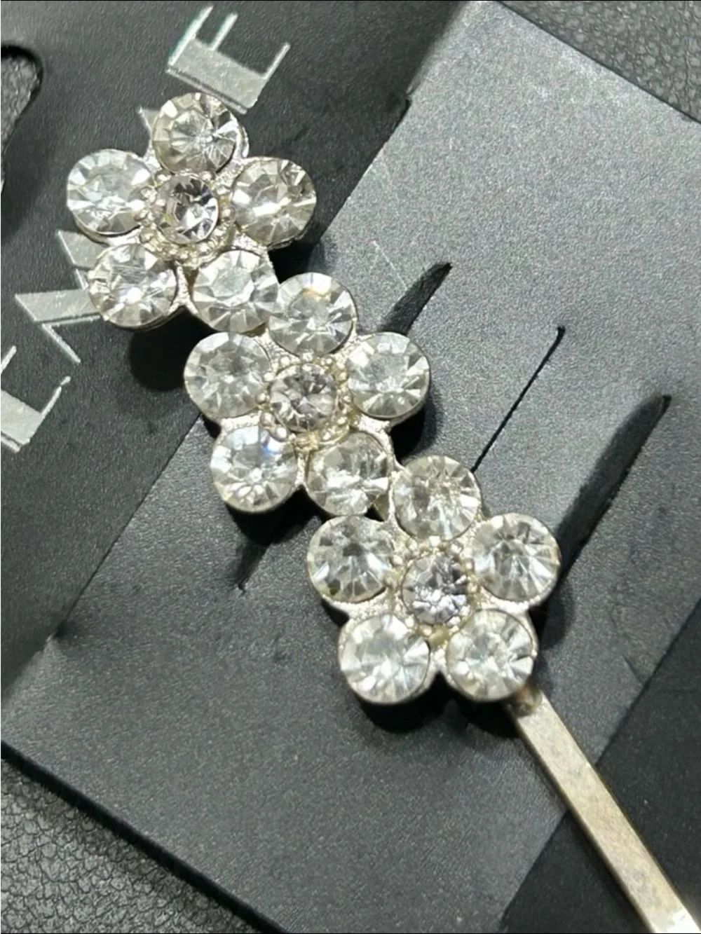 NWT Femme hair pin